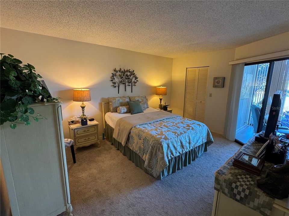 En Venta: $249,900 (2 camas, 2 baños, 1365 Pies cuadrados)