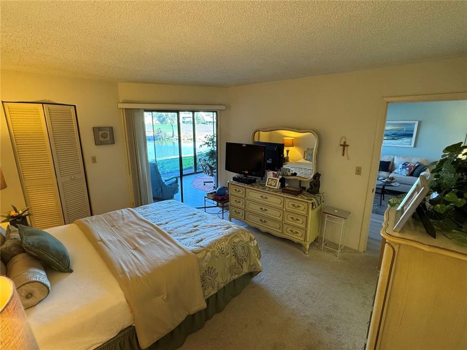 En Venta: $249,900 (2 camas, 2 baños, 1365 Pies cuadrados)