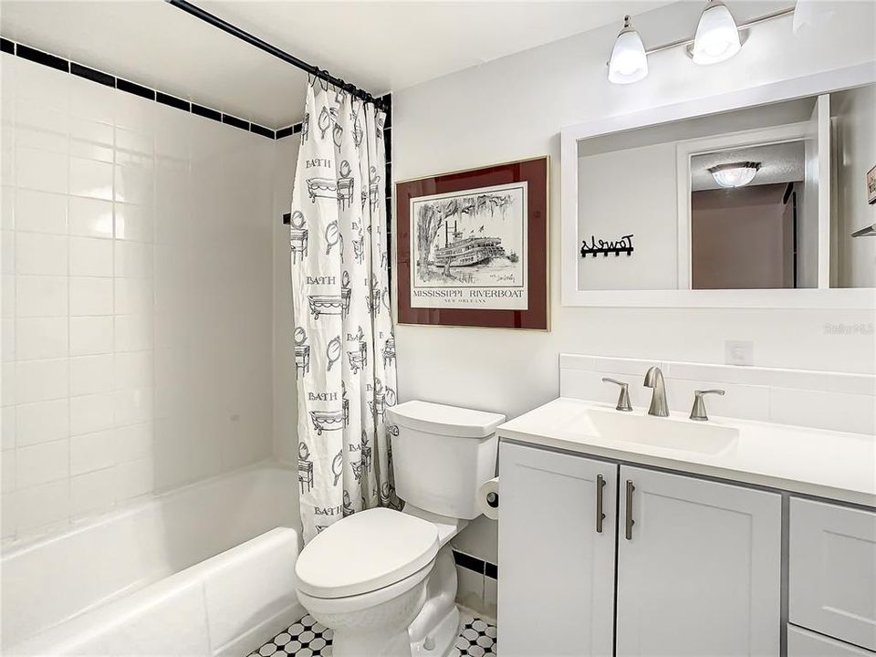 For Sale: $155,000 (2 beds, 2 baths, 985 Square Feet)