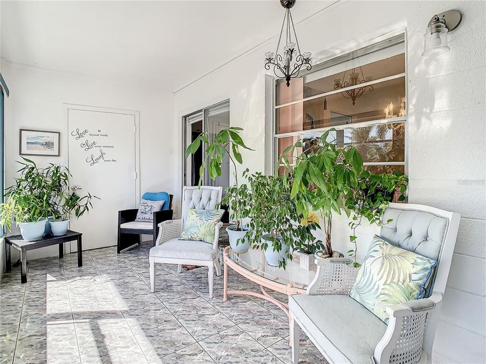 For Sale: $155,000 (2 beds, 2 baths, 985 Square Feet)