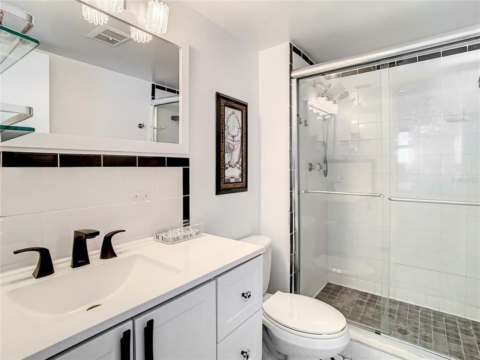 For Sale: $155,000 (2 beds, 2 baths, 985 Square Feet)