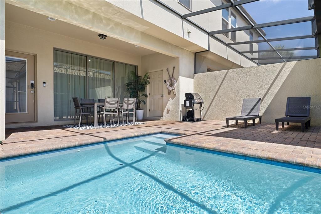 出租: $3,200 (5 贝兹, 4 浴室, 2263 平方英尺)