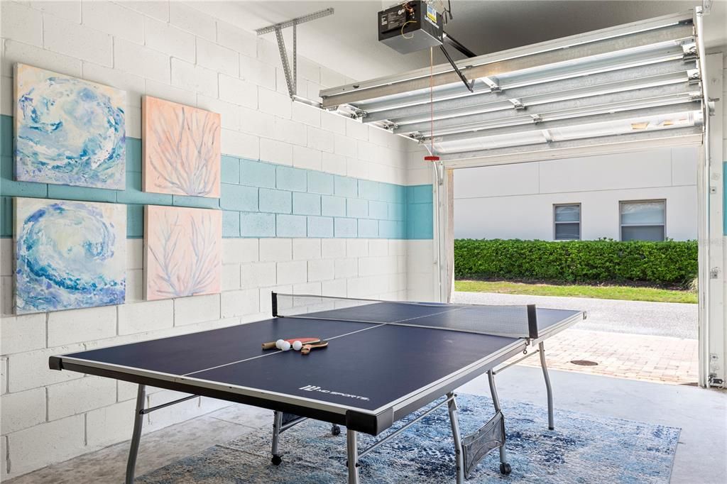 出租: $3,200 (5 贝兹, 4 浴室, 2263 平方英尺)