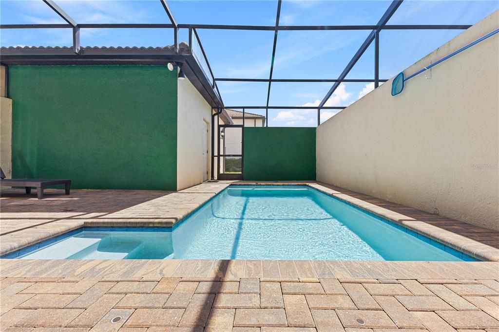 出租: $3,200 (5 贝兹, 4 浴室, 2263 平方英尺)