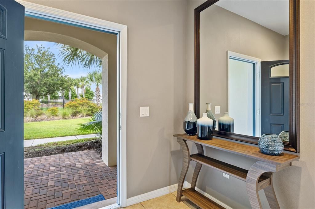 出租: $3,200 (5 贝兹, 4 浴室, 2263 平方英尺)