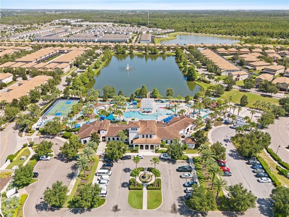 出租: $3,200 (5 贝兹, 4 浴室, 2263 平方英尺)