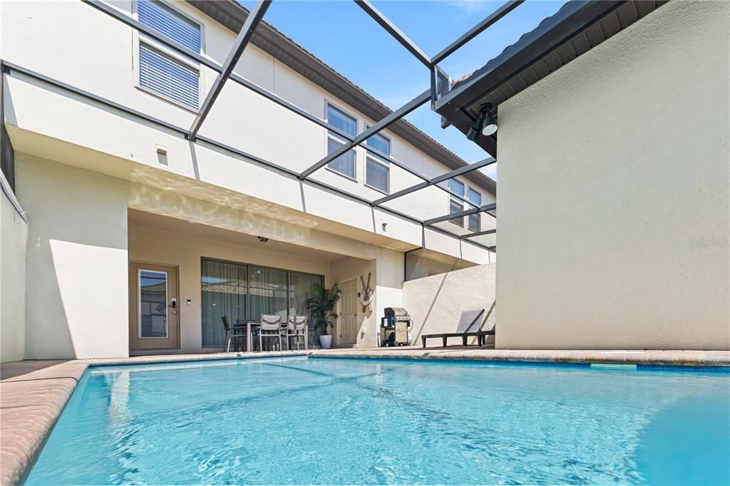 出租: $3,200 (5 贝兹, 4 浴室, 2263 平方英尺)