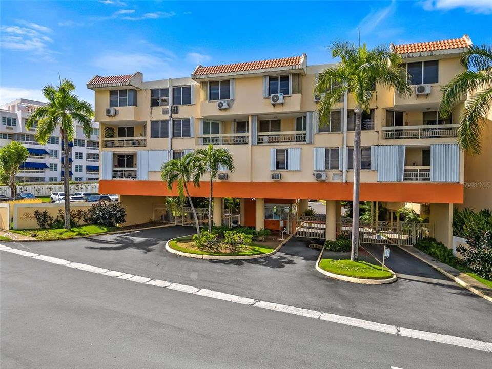 Recently Rented: $2,150 (3 beds, 2 baths, 1550 Square Feet)