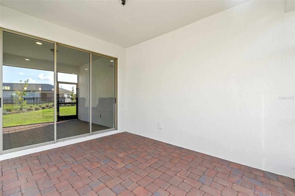 For Sale: $400,000 (3 beds, 2 baths, 1850 Square Feet)