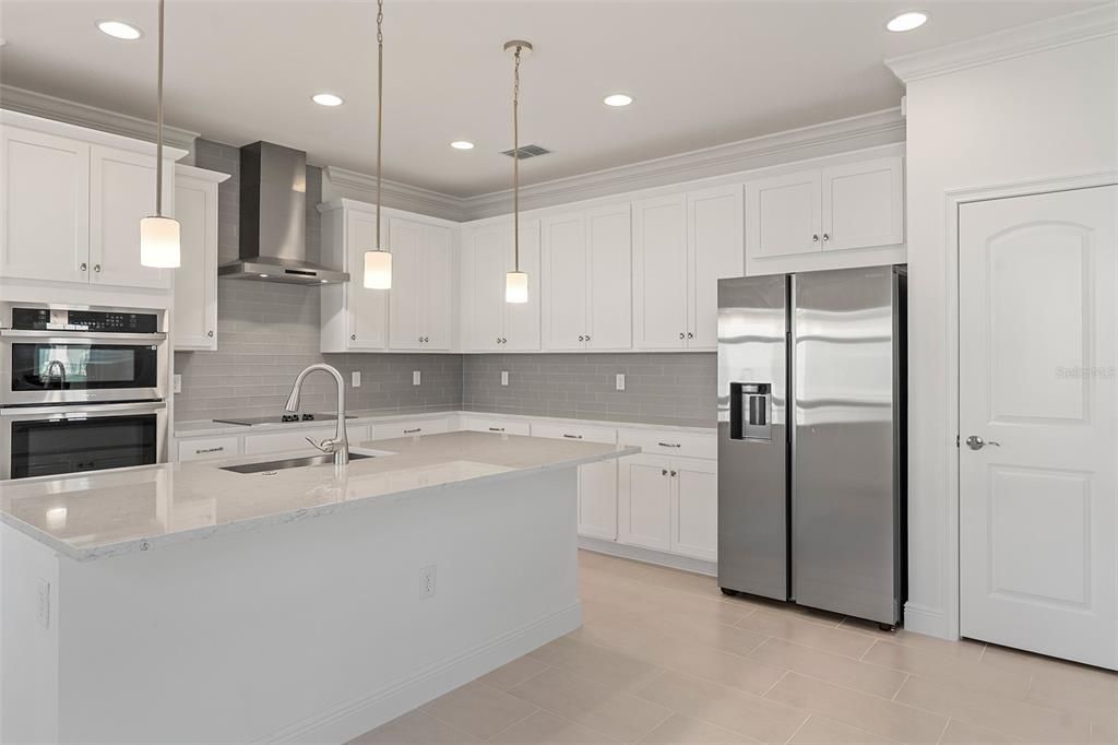 For Sale: $400,000 (3 beds, 2 baths, 1850 Square Feet)