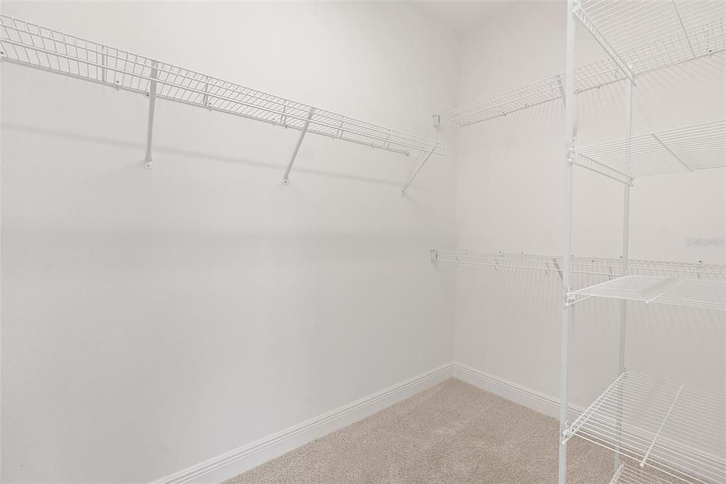 For Sale: $400,000 (3 beds, 2 baths, 1850 Square Feet)