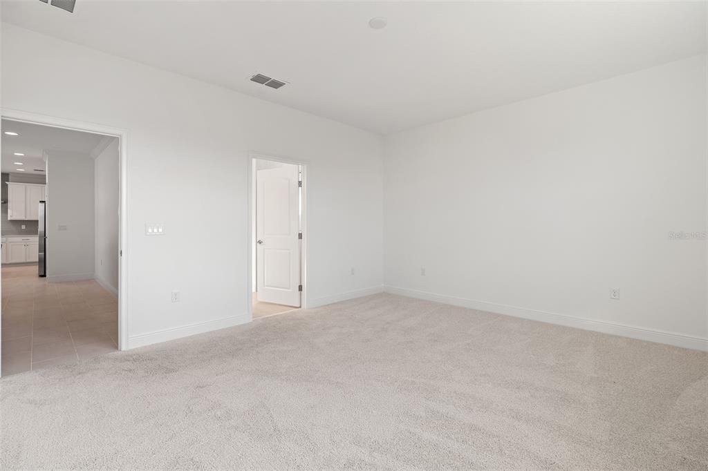 For Sale: $400,000 (3 beds, 2 baths, 1850 Square Feet)