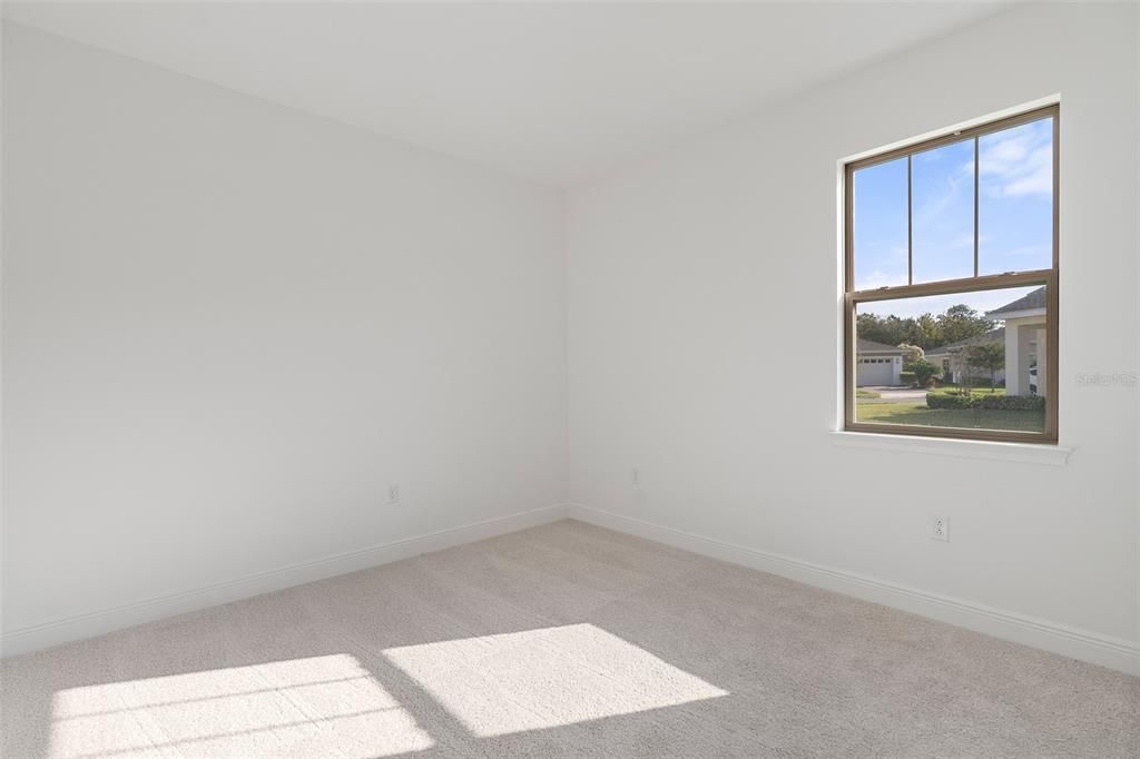 For Sale: $400,000 (3 beds, 2 baths, 1850 Square Feet)