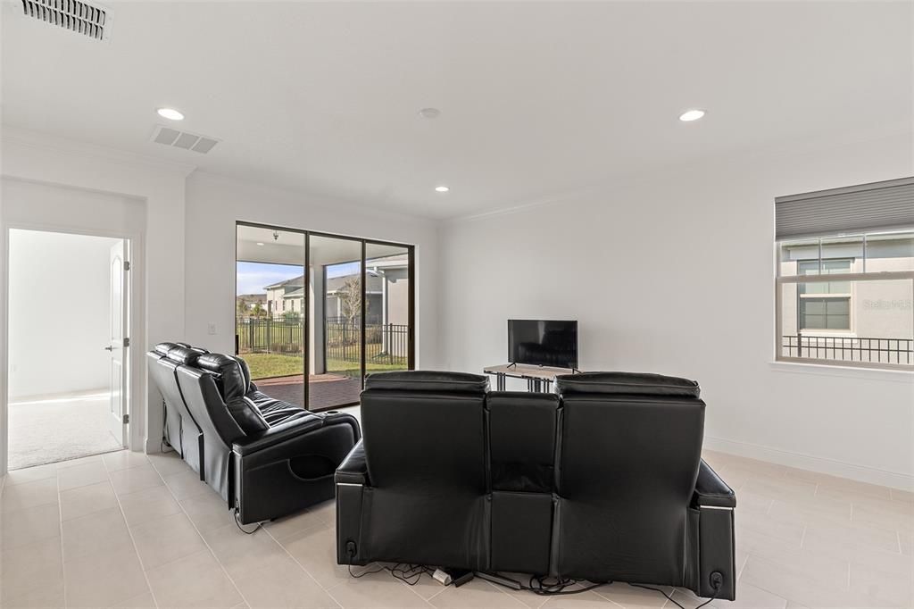 For Sale: $400,000 (3 beds, 2 baths, 1850 Square Feet)