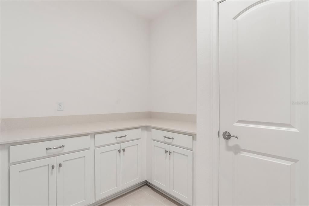 For Sale: $400,000 (3 beds, 2 baths, 1850 Square Feet)