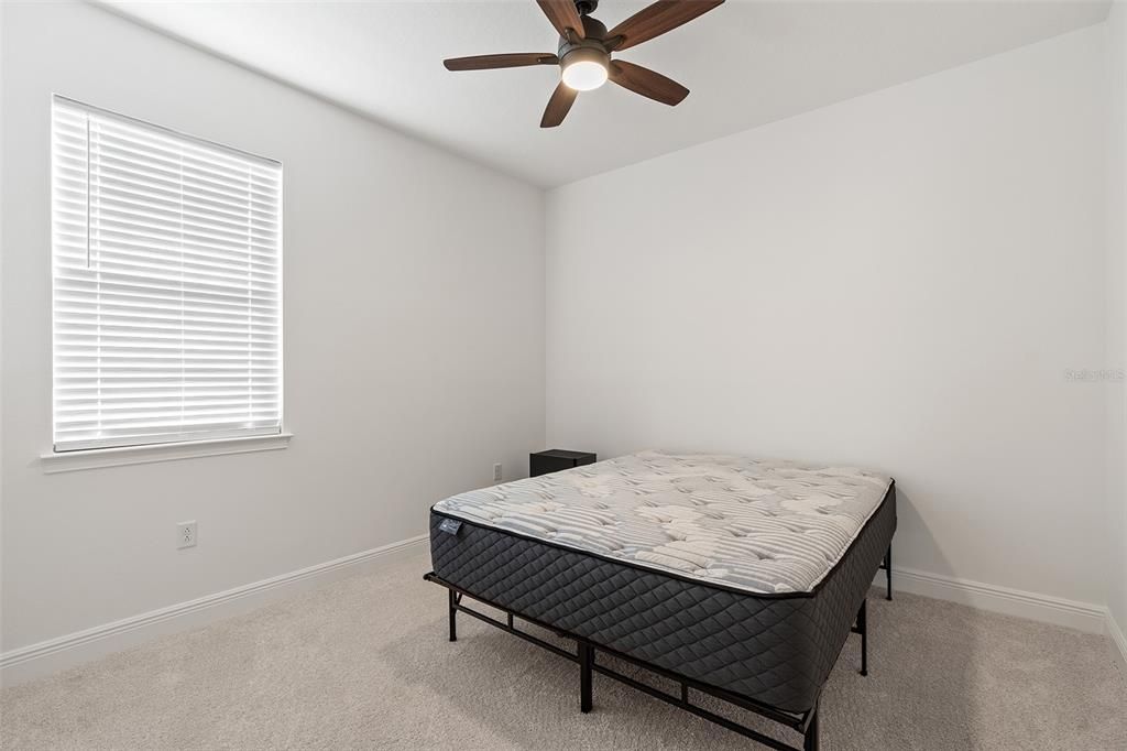 For Sale: $400,000 (3 beds, 2 baths, 1850 Square Feet)