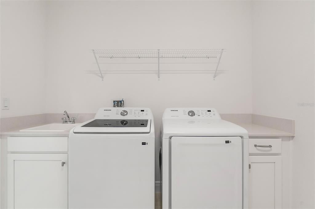 For Sale: $400,000 (3 beds, 2 baths, 1850 Square Feet)