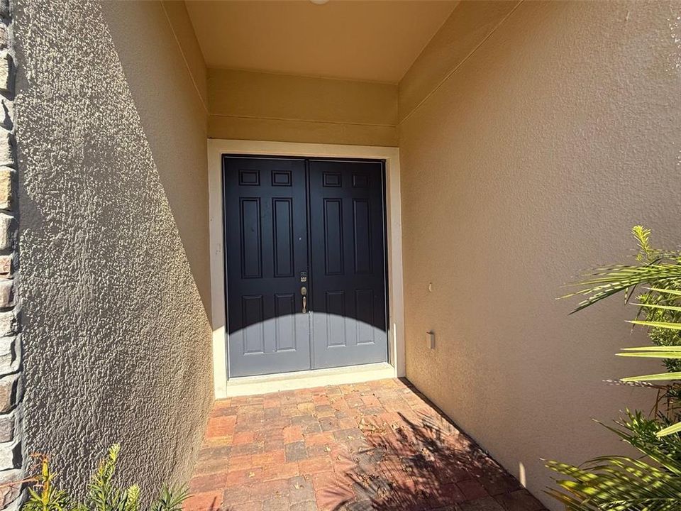 For Rent: $3,095 (4 beds, 4 baths, 2945 Square Feet)