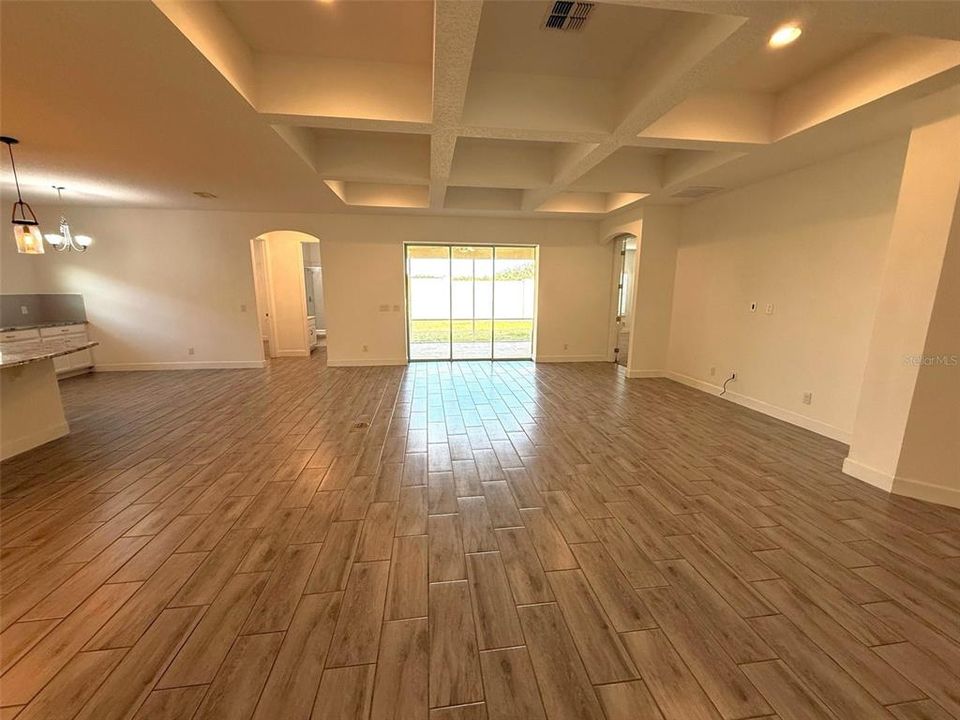 For Rent: $3,095 (4 beds, 4 baths, 2945 Square Feet)