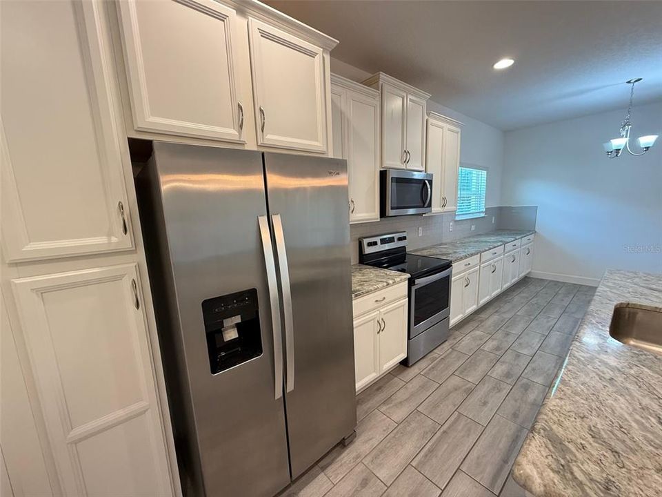 For Rent: $3,095 (4 beds, 4 baths, 2945 Square Feet)