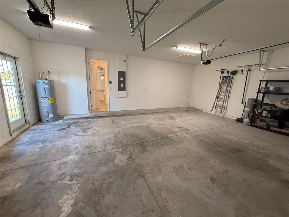 For Rent: $3,095 (4 beds, 4 baths, 2945 Square Feet)