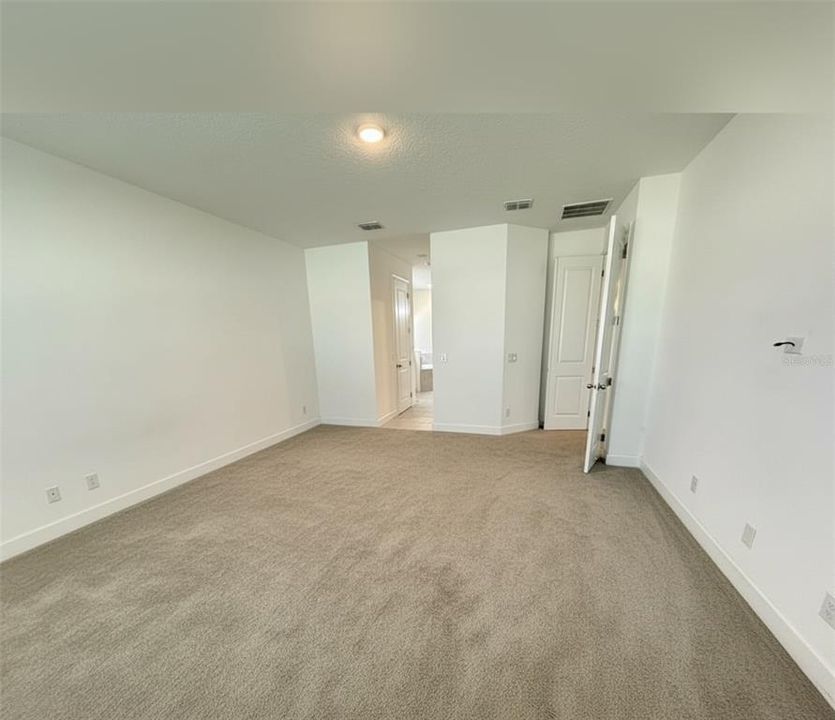 For Rent: $3,095 (4 beds, 4 baths, 2945 Square Feet)