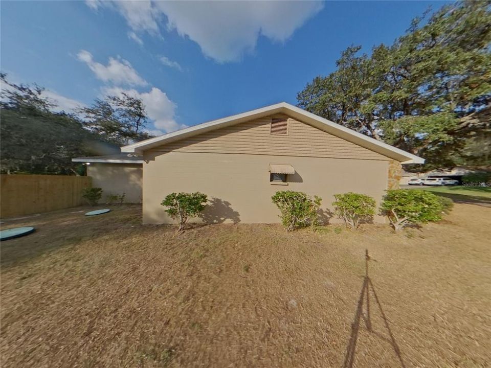 For Rent: $2,279 (4 beds, 2 baths, 1942 Square Feet)