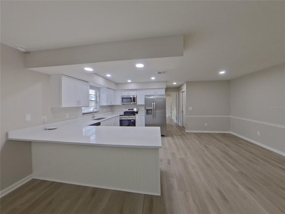 For Rent: $2,279 (4 beds, 2 baths, 1942 Square Feet)