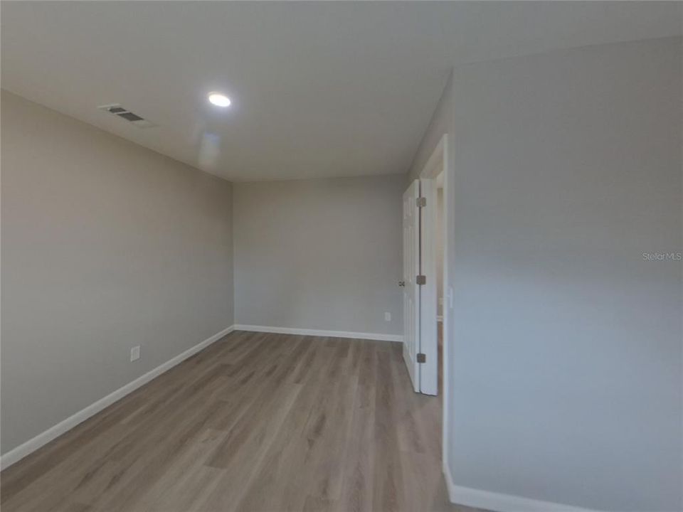 For Rent: $2,279 (4 beds, 2 baths, 1942 Square Feet)