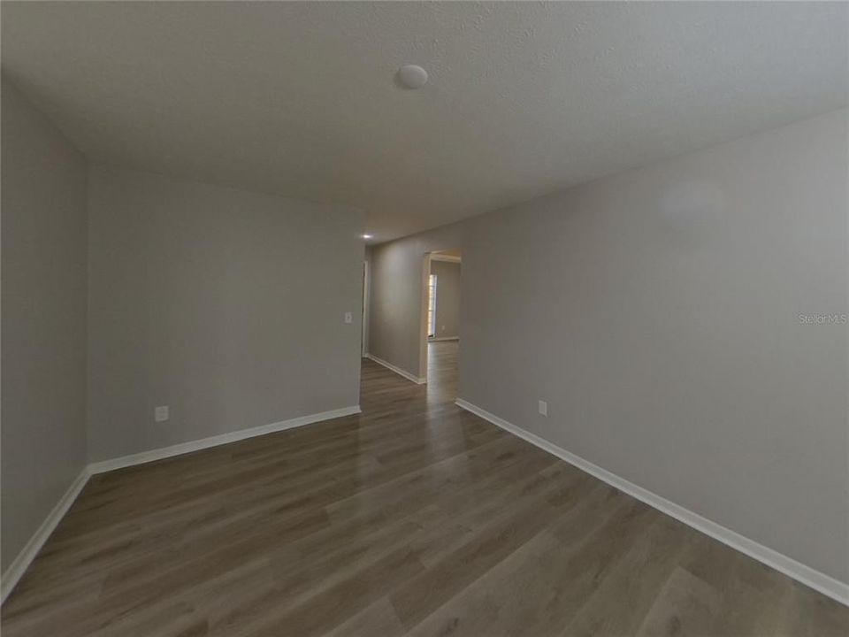 For Rent: $2,279 (4 beds, 2 baths, 1942 Square Feet)