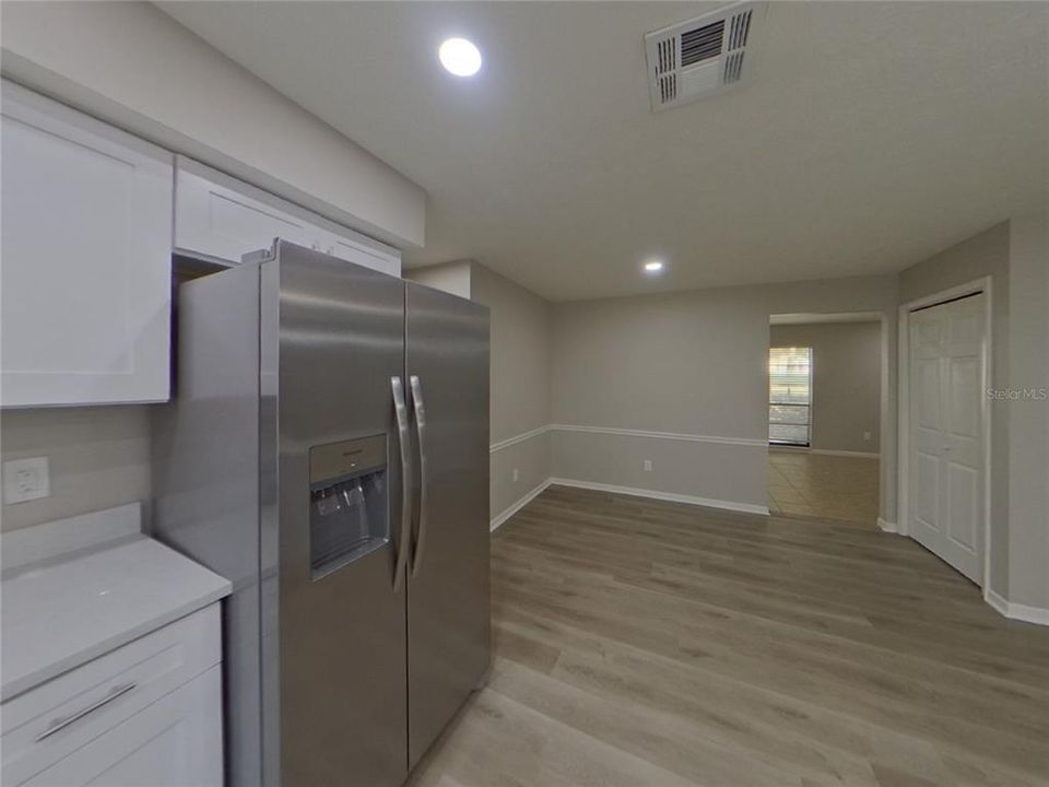 For Rent: $2,279 (4 beds, 2 baths, 1942 Square Feet)