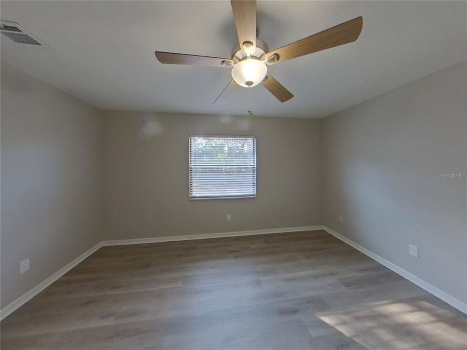 For Rent: $2,279 (4 beds, 2 baths, 1942 Square Feet)