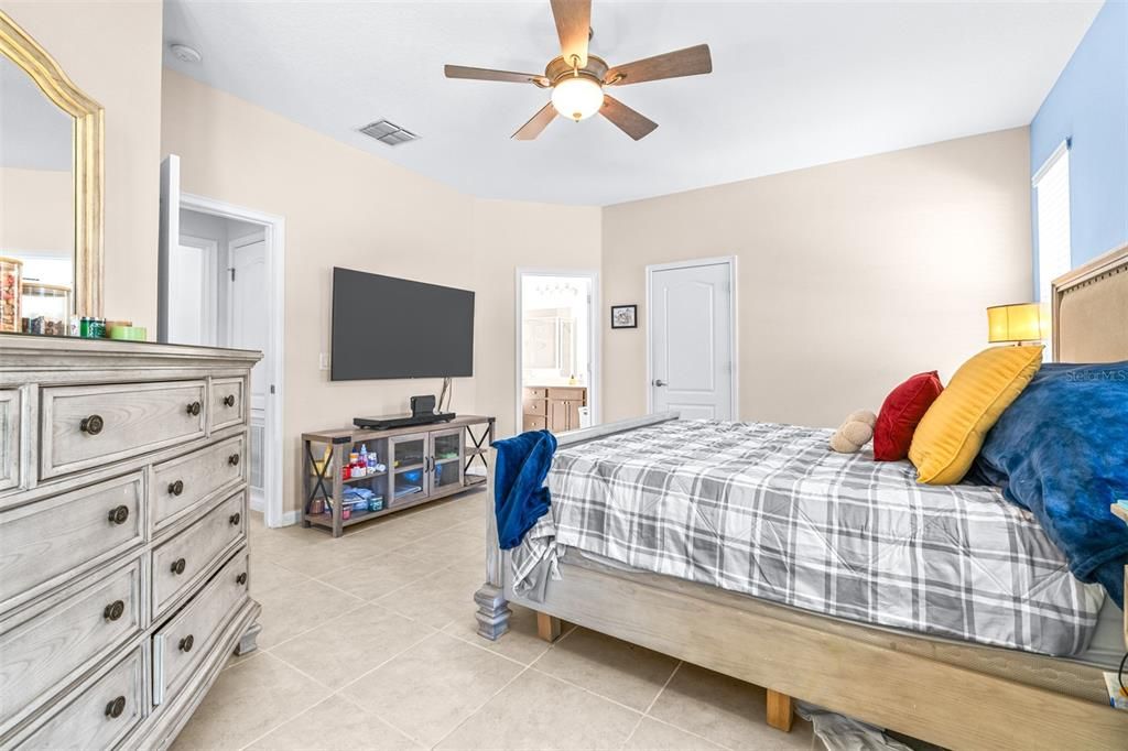 En Venta: $470,000 (5 camas, 3 baños, 2172 Pies cuadrados)