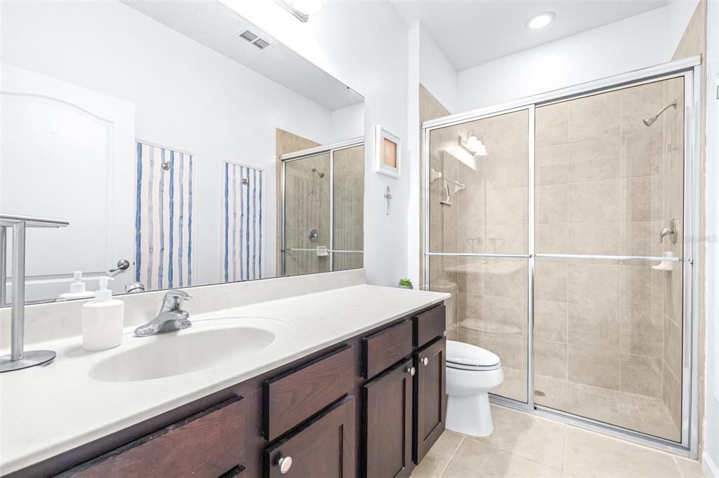 En Venta: $470,000 (5 camas, 3 baños, 2172 Pies cuadrados)