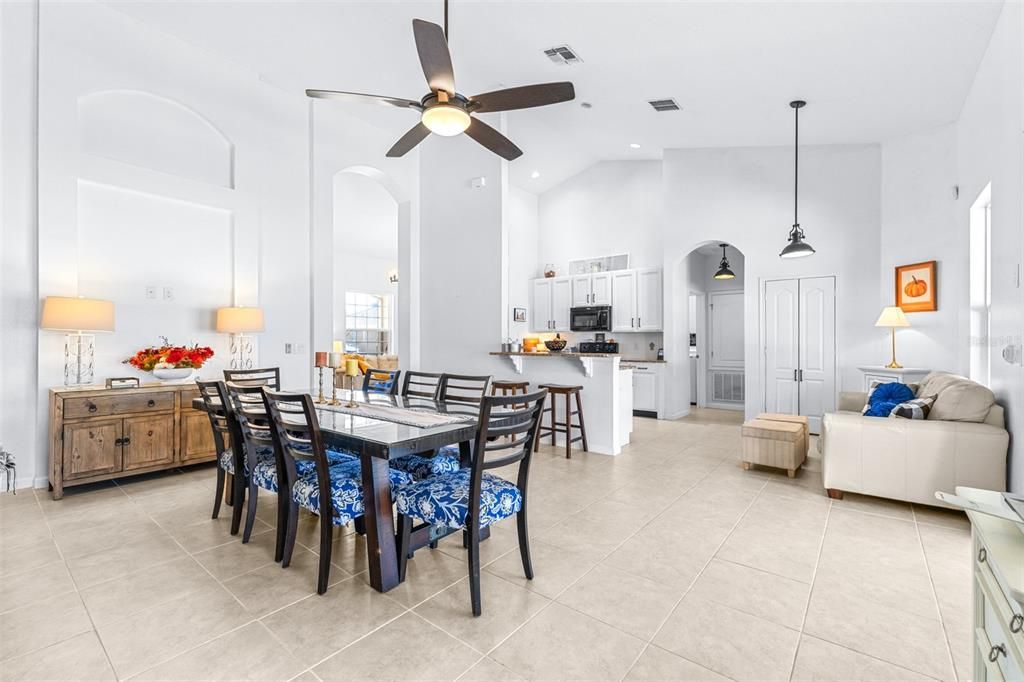 En Venta: $470,000 (5 camas, 3 baños, 2172 Pies cuadrados)