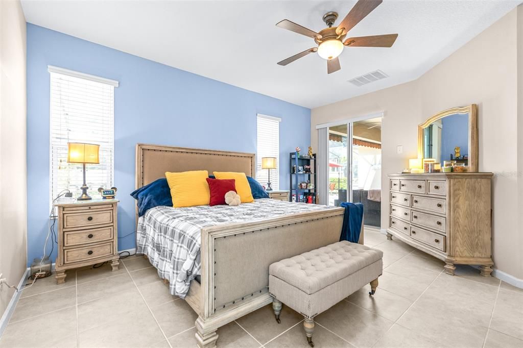 En Venta: $470,000 (5 camas, 3 baños, 2172 Pies cuadrados)