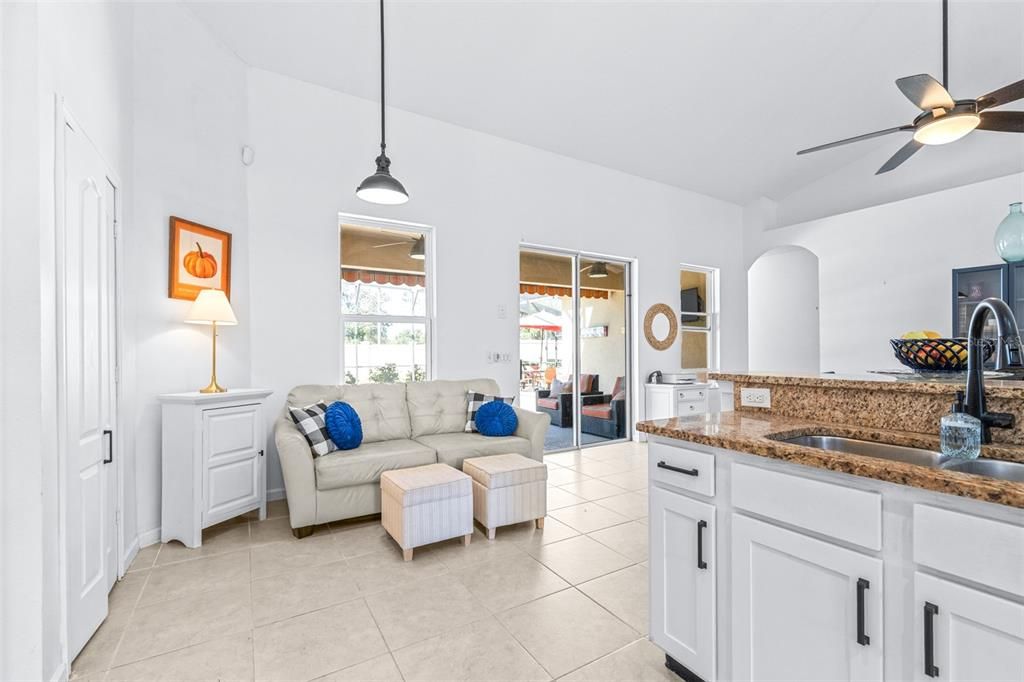 En Venta: $470,000 (5 camas, 3 baños, 2172 Pies cuadrados)