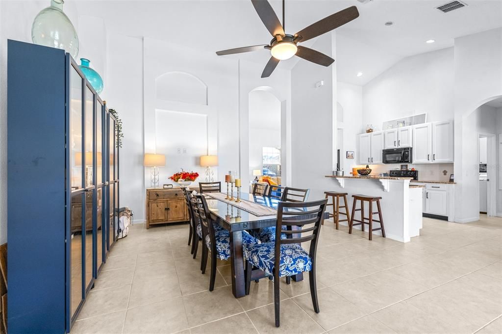 En Venta: $470,000 (5 camas, 3 baños, 2172 Pies cuadrados)