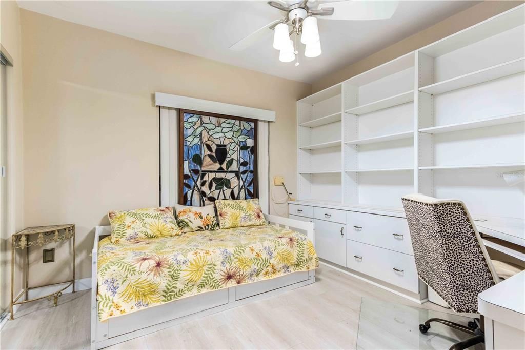 For Sale: $515,000 (3 beds, 3 baths, 1700 Square Feet)