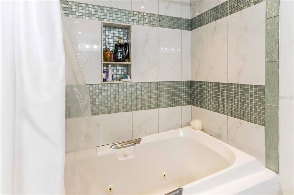 For Sale: $515,000 (3 beds, 3 baths, 1700 Square Feet)