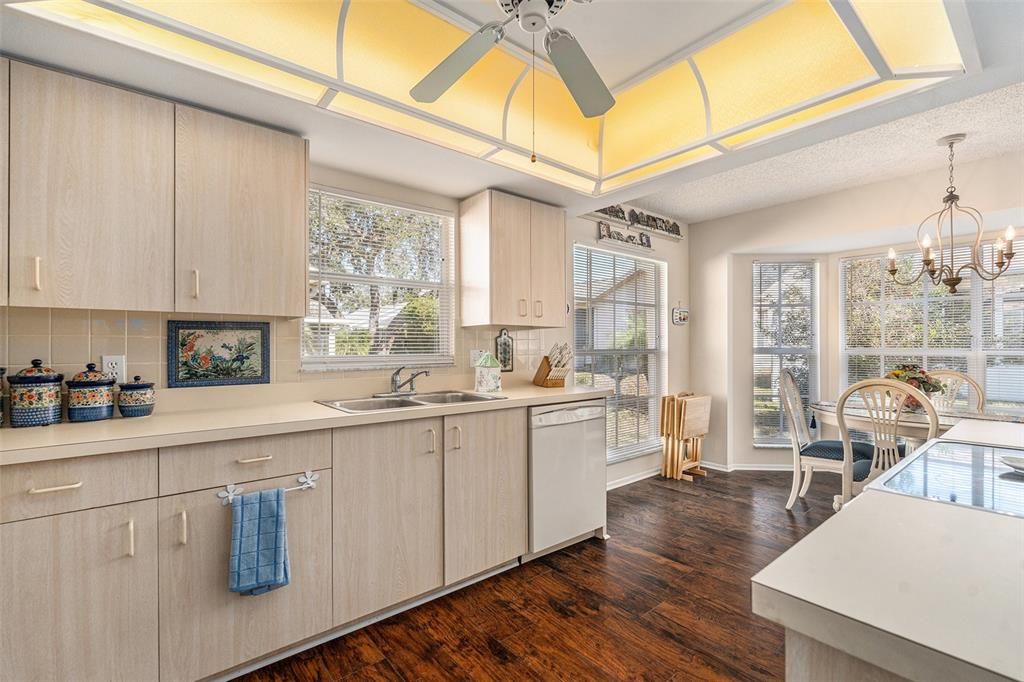 For Sale: $285,000 (2 beds, 2 baths, 1552 Square Feet)