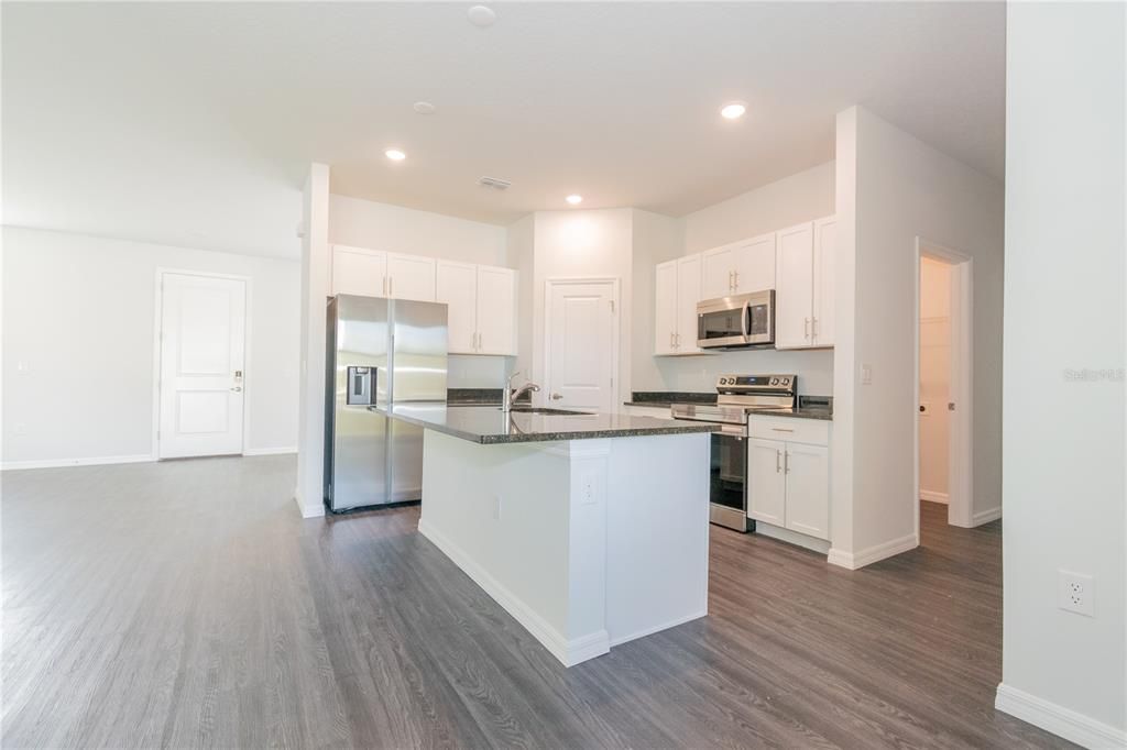 For Sale: $369,900 (3 beds, 2 baths, 1670 Square Feet)