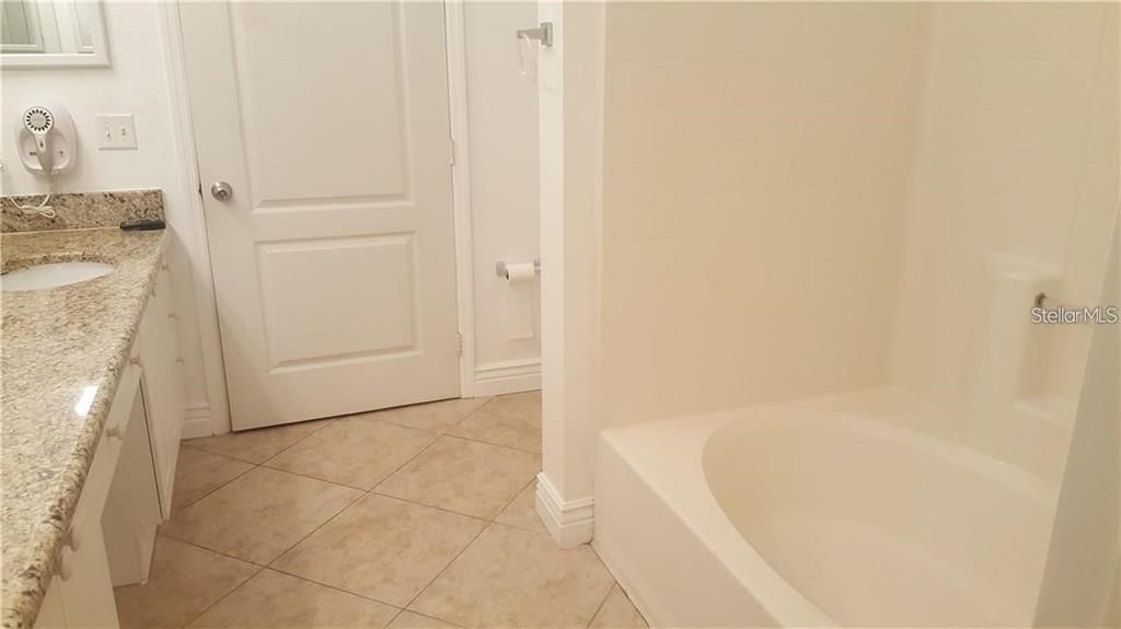 出租: $2,575 (2 贝兹, 2 浴室, 1350 平方英尺)