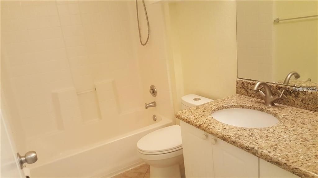 出租: $2,575 (2 贝兹, 2 浴室, 1350 平方英尺)