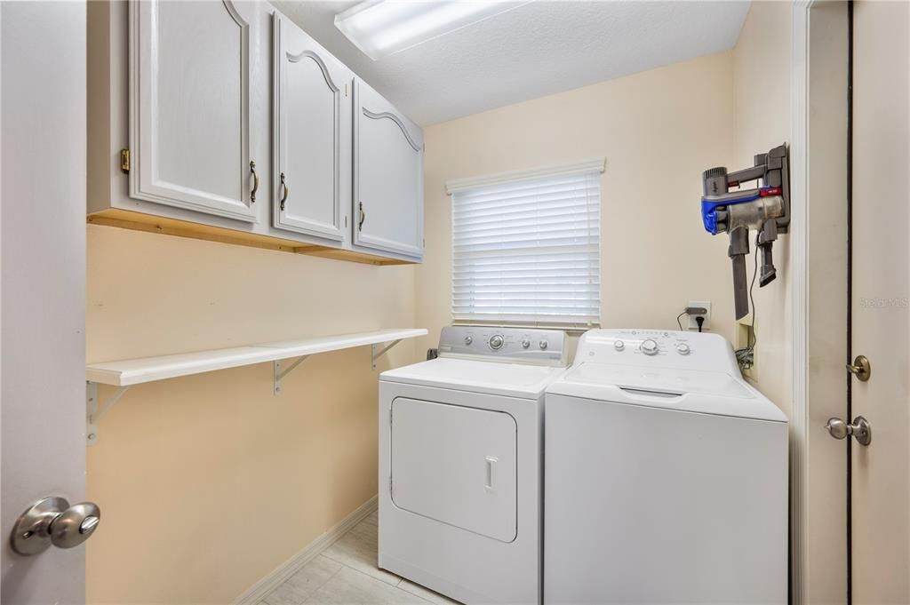 For Sale: $325,000 (2 beds, 2 baths, 1627 Square Feet)