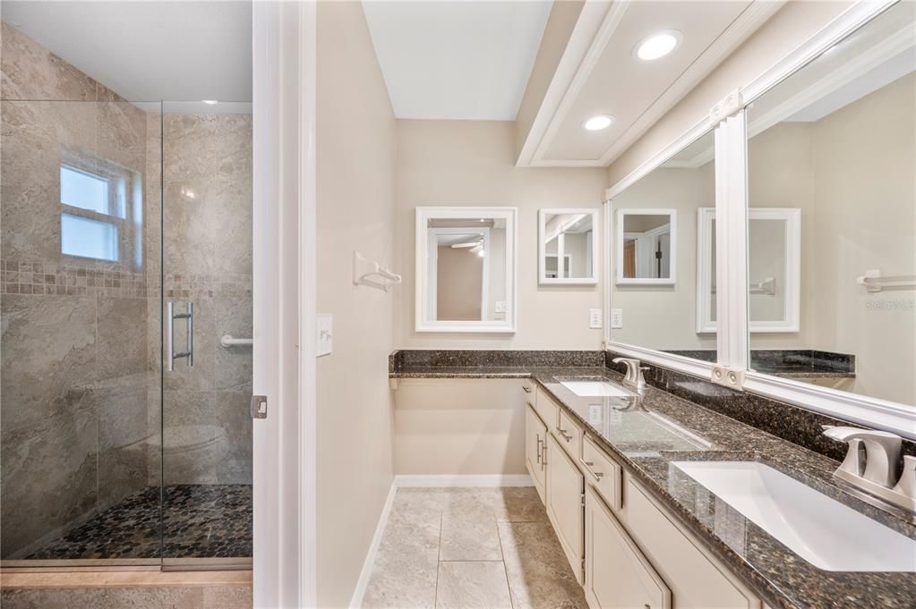 For Sale: $325,000 (2 beds, 2 baths, 1627 Square Feet)