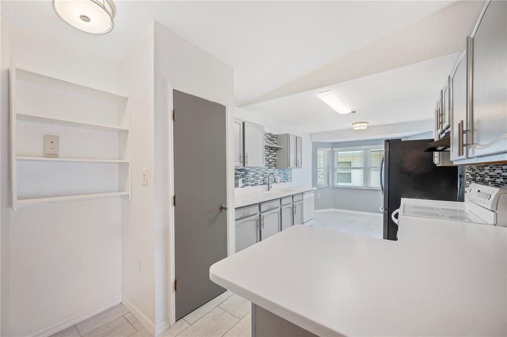 For Sale: $325,000 (2 beds, 2 baths, 1627 Square Feet)