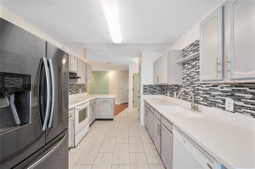 For Sale: $325,000 (2 beds, 2 baths, 1627 Square Feet)