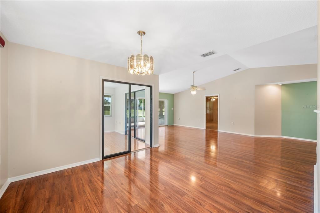 For Sale: $325,000 (2 beds, 2 baths, 1627 Square Feet)