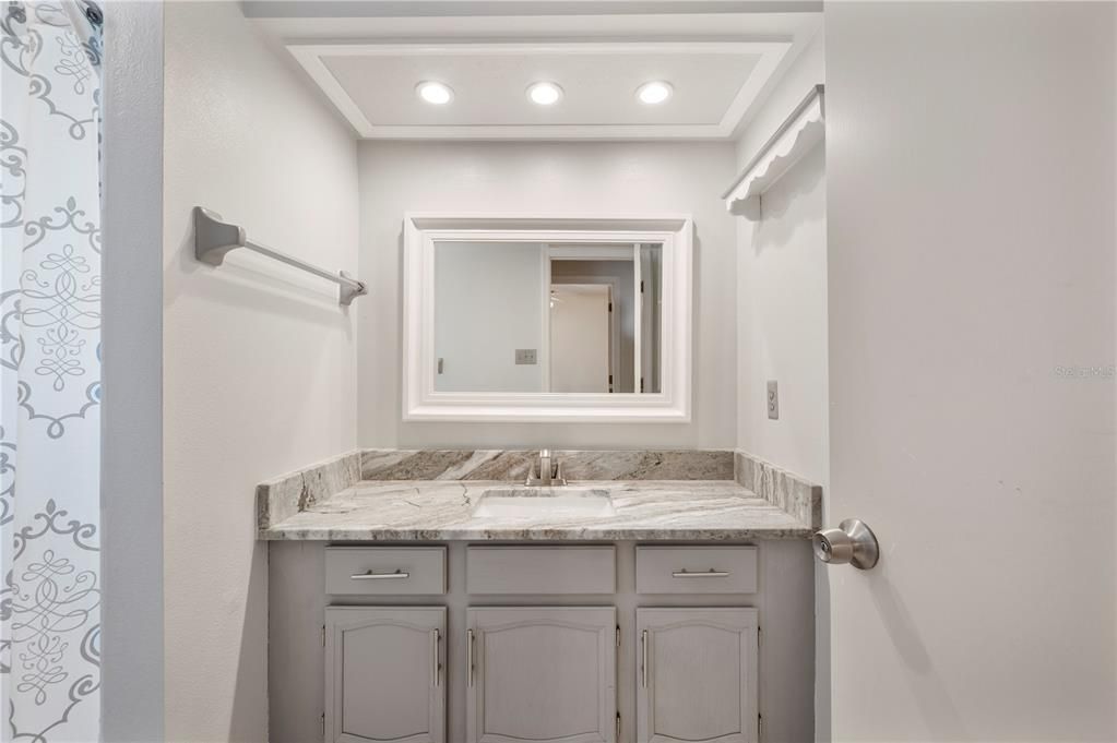 For Sale: $325,000 (2 beds, 2 baths, 1627 Square Feet)